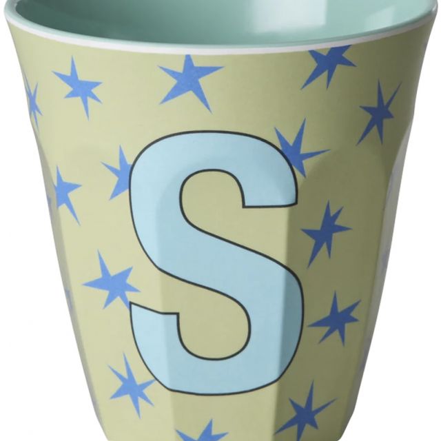 BICCHIERE IN MELAMINA CON LETTERA S-STELLE