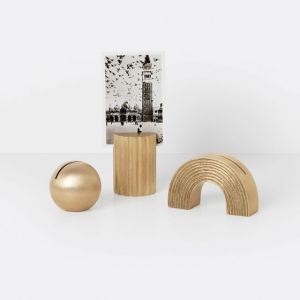 Ferm Living PORTA BIGLIETTI SFERA IN OTTONE