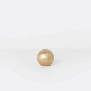 Ferm Living PORTA BIGLIETTI SFERA IN OTTONE