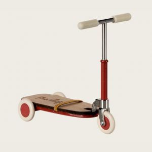 MONOPATTINO MAILEG ROSSO – ACCESSORIO IN LEGNO PER LA CASA DEI TOPOLINI