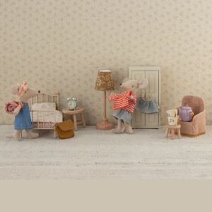 MAGLIONE A RIGHE E GONNA CLASSICA PER TOPO SORELLA MAGGIORE