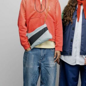 Surf Spray & Black MEDIUM The New Pouch